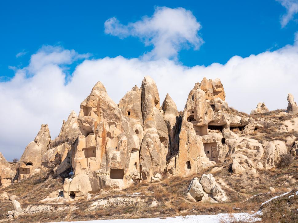 24 de locuri de pe Pământ care nu par reale: munți curcubeu, lacuri roz și peisaje extraterestre 967070