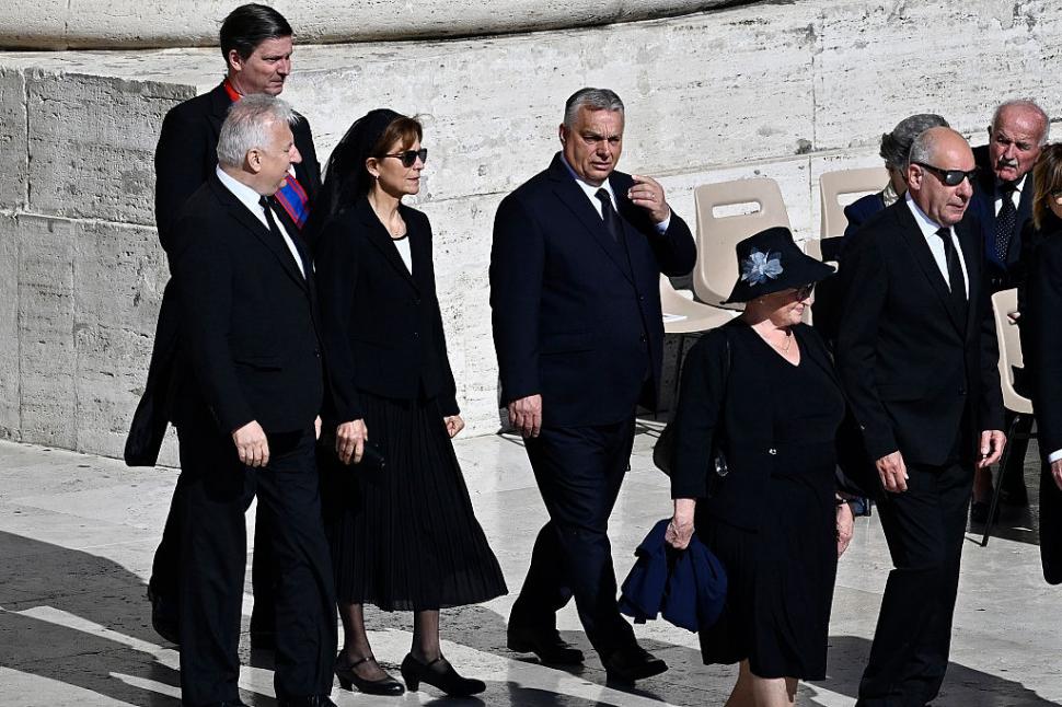 Război și pace în Basilica San Pietro. Ce nu s-a văzut la televizor de la înmormântarea Papei Francisc 968056