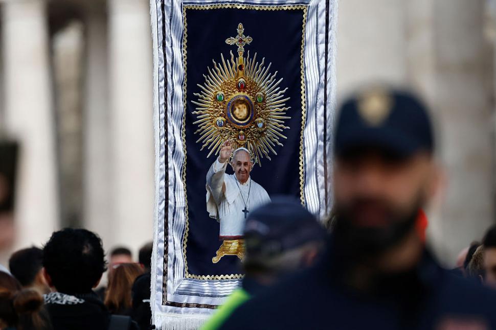 Război și pace în Basilica San Pietro. Ce nu s-a văzut la televizor de la înmormântarea Papei Francisc 968101