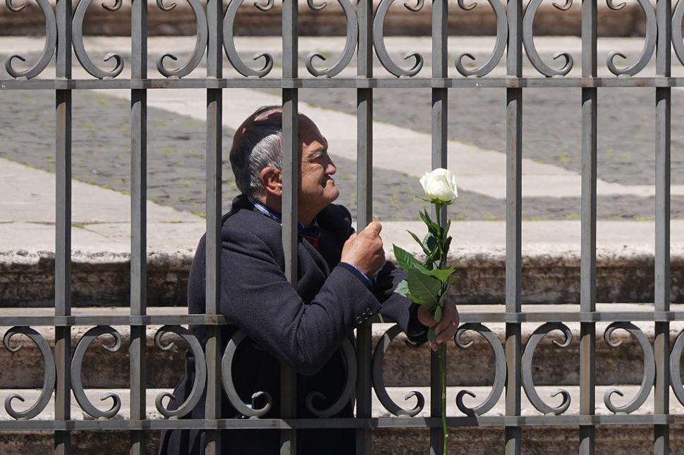 Război și pace în Basilica San Pietro. Ce nu s-a văzut la televizor de la înmormântarea Papei Francisc 968102