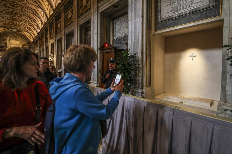 Cum arată mormântul Papei Francisc. Va putea fi vizitat începând de astăzi, la Bazilica Santa Maria Maggiore 968154