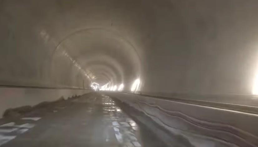 Imagini cu tunelul Daniela de pe autostrada Sibiu-Pitești. Astăzi este deschis vizitatorilor 968198