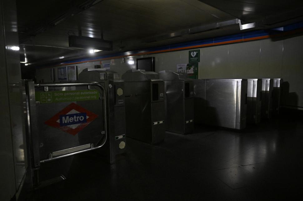 Haos total în Spania din cauza blackout-ului: Orașe paralizate, trenuri blocate în câmp, aeroporturi închise și spitale în beznă 968454