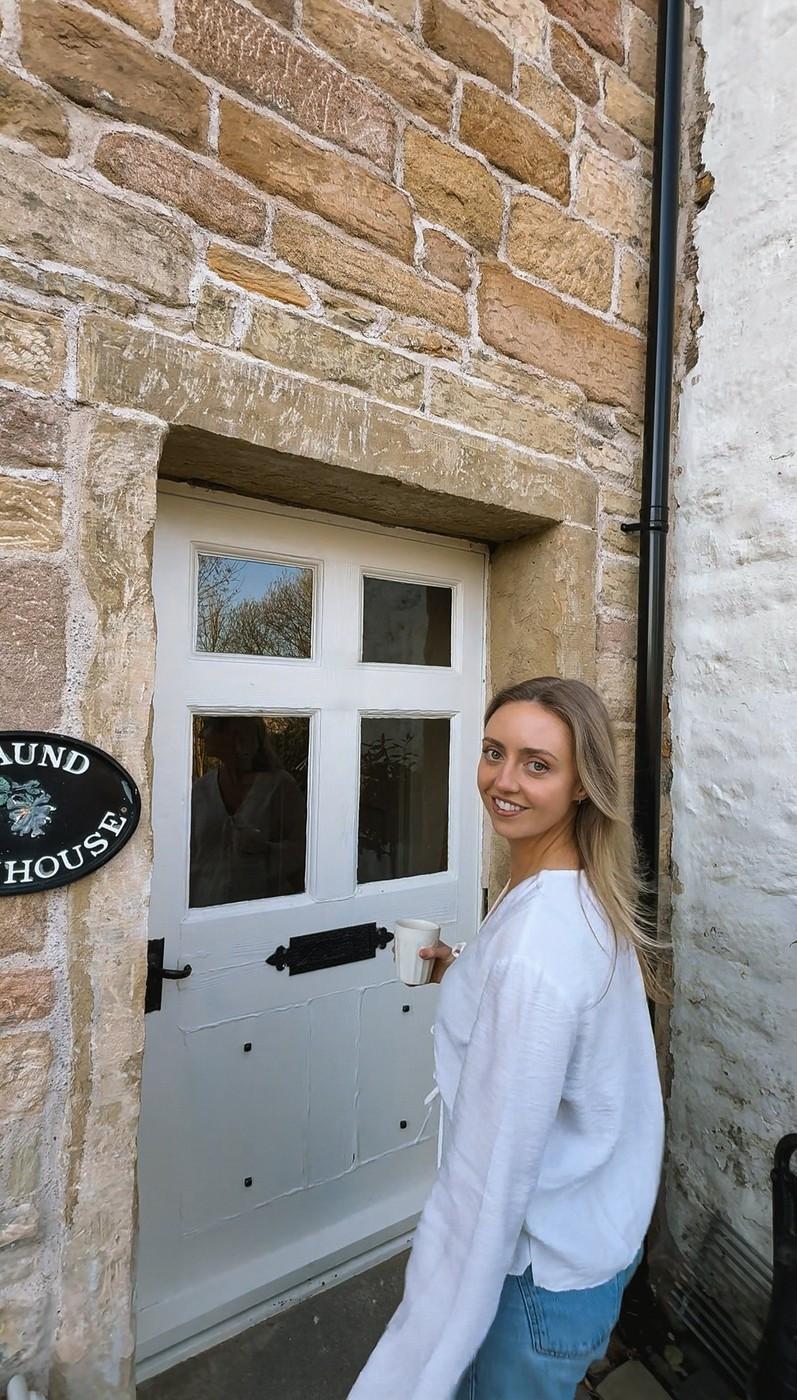 O femeie a găsit oase umane în pereții casei sale, apoi a descoperit un secret înfiorător 968481