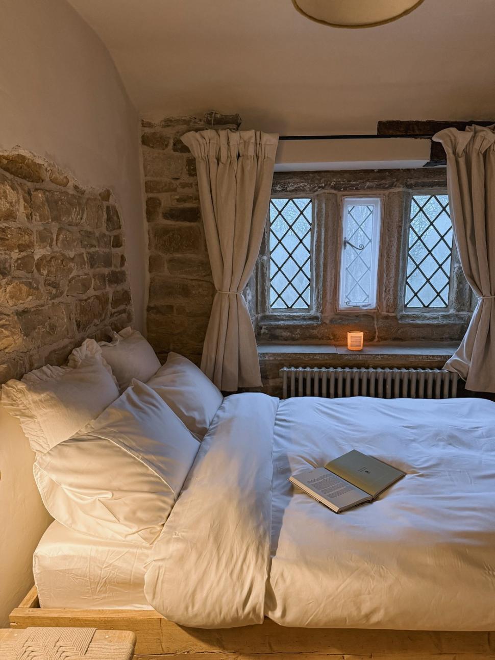 O femeie a găsit oase umane în pereții casei sale, apoi a descoperit un secret înfiorător 968485