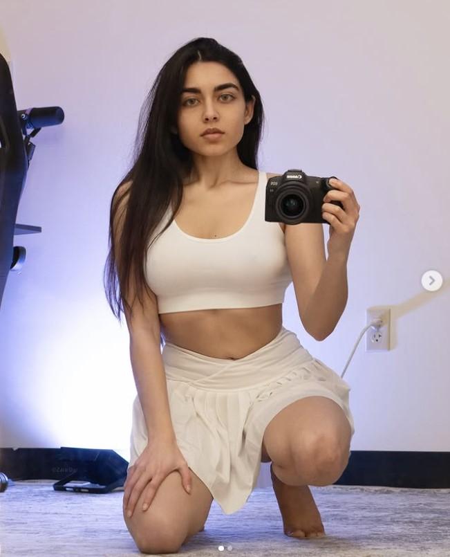 Povestea uluitoare a tinerei care a renunțat la un doctorat în bioinginerie ca să se facă model OnlyFans. Cât câștigă 968355