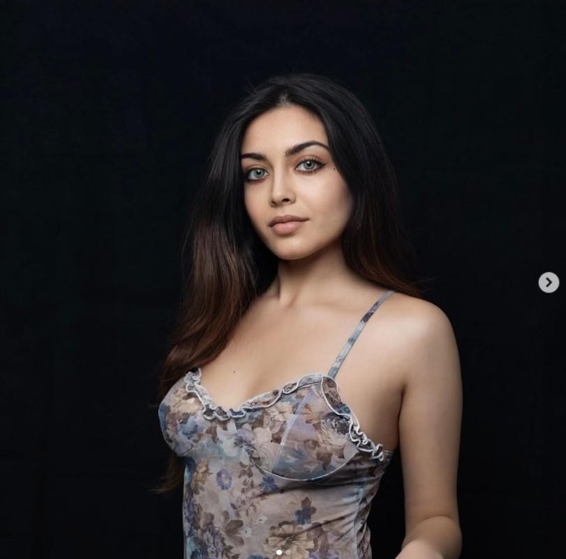 Povestea uluitoare a tinerei care a renunțat la un doctorat în bioinginerie ca să se facă model OnlyFans. Cât câștigă 968364