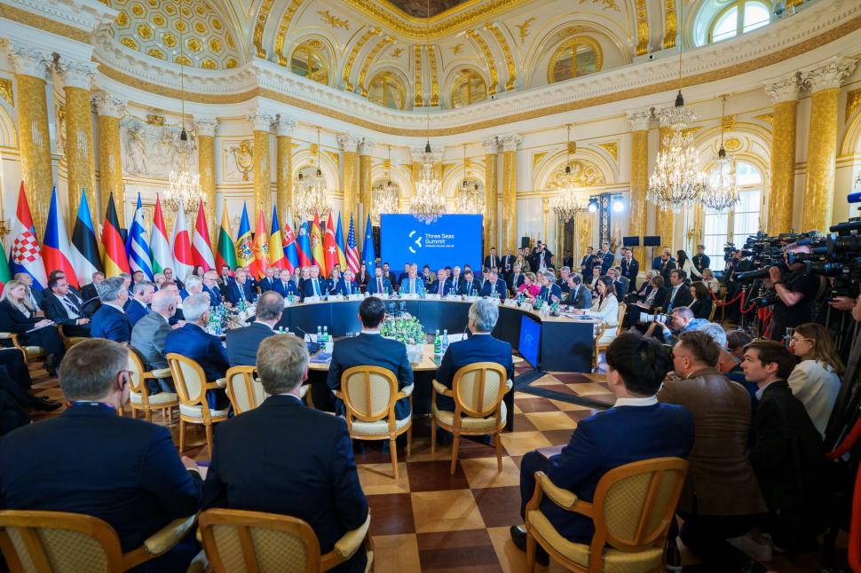 Bolojan, la Summitul Inițiativa celor 3 Mări: „Unul dintre cele mai importante proiecte pentru România e Via Carpathia” 968726