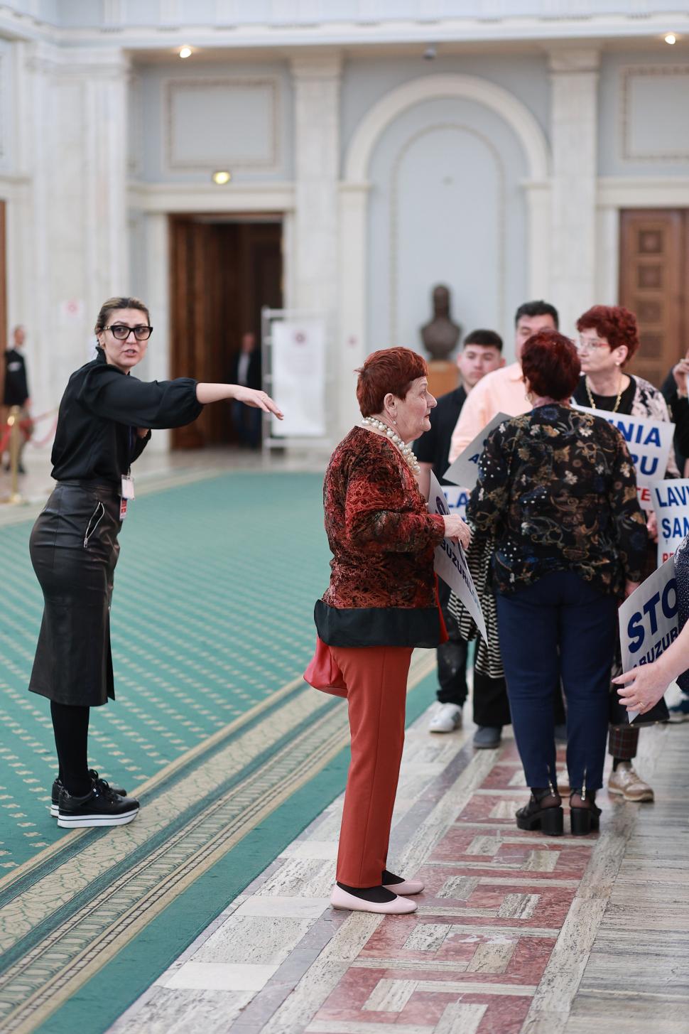 Culisele celei mai importante dezbateri înaintea alegerilor prezidențiale. Ce nu s-a văzut la televizor 969017