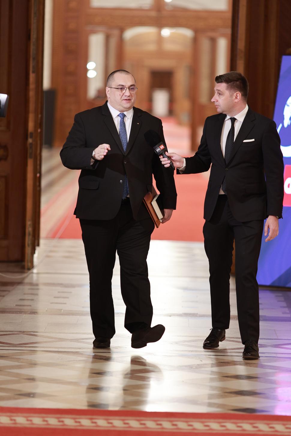 Culisele celei mai importante dezbateri înaintea alegerilor prezidențiale. Ce nu s-a văzut la televizor 969042