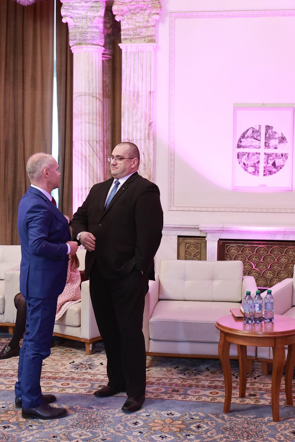 Culisele celei mai importante dezbateri înaintea alegerilor prezidențiale. Ce nu s-a văzut la televizor 969046