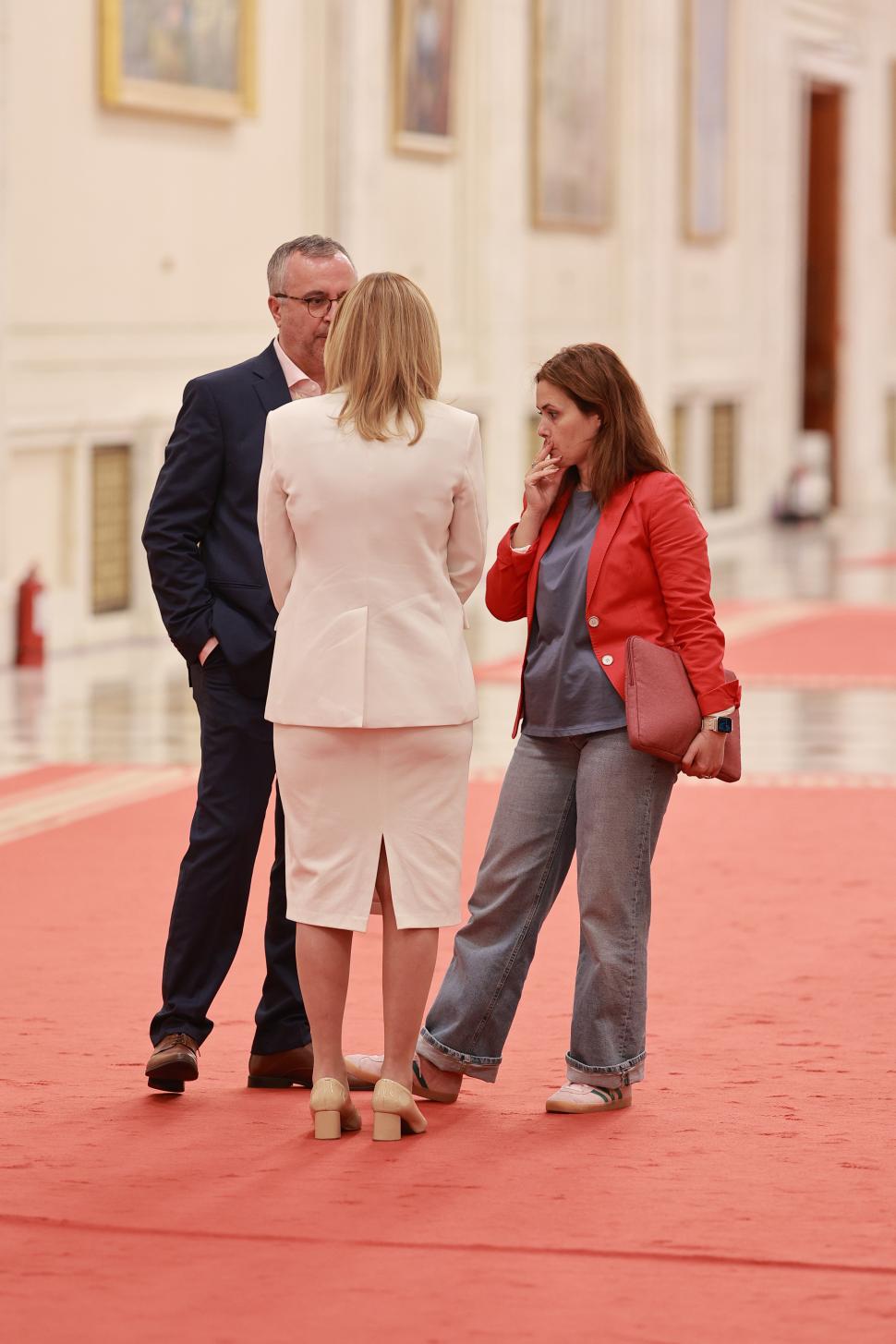 Culisele celei mai importante dezbateri înaintea alegerilor prezidențiale. Ce nu s-a văzut la televizor 969059