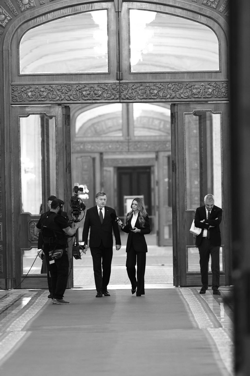 Culisele celei mai importante dezbateri înaintea alegerilor prezidențiale. Ce nu s-a văzut la televizor 969064