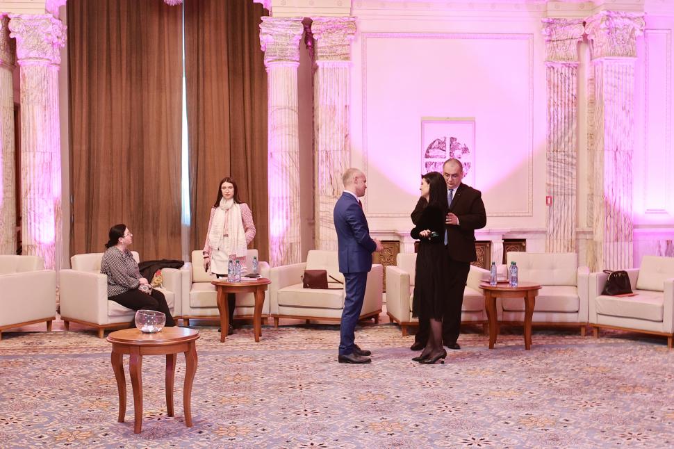 Culisele celei mai importante dezbateri înaintea alegerilor prezidențiale. Ce nu s-a văzut la televizor 969068