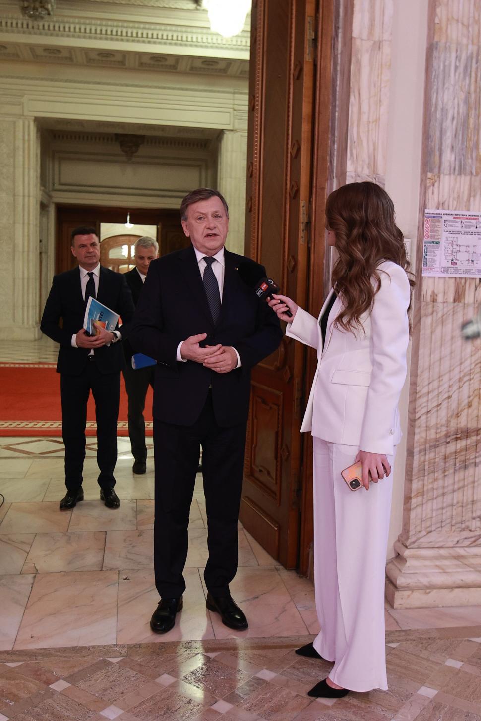 Culisele celei mai importante dezbateri înaintea alegerilor prezidențiale. Ce nu s-a văzut la televizor 969069