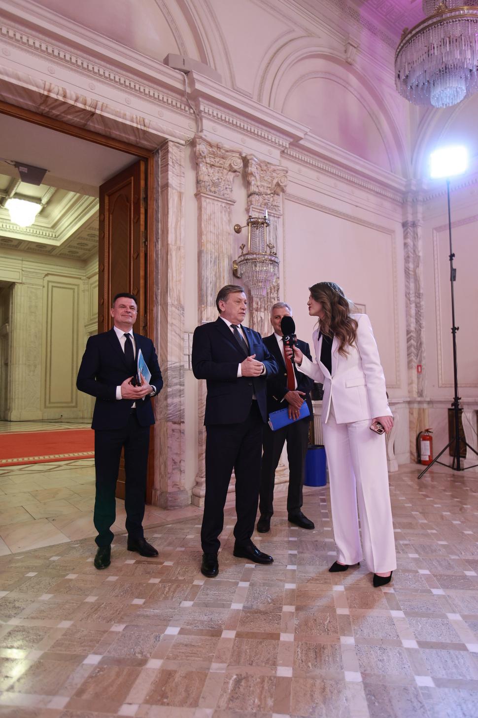 Culisele celei mai importante dezbateri înaintea alegerilor prezidențiale. Ce nu s-a văzut la televizor 969075