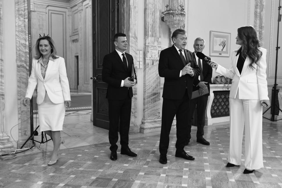 Culisele celei mai importante dezbateri înaintea alegerilor prezidențiale. Ce nu s-a văzut la televizor 969088