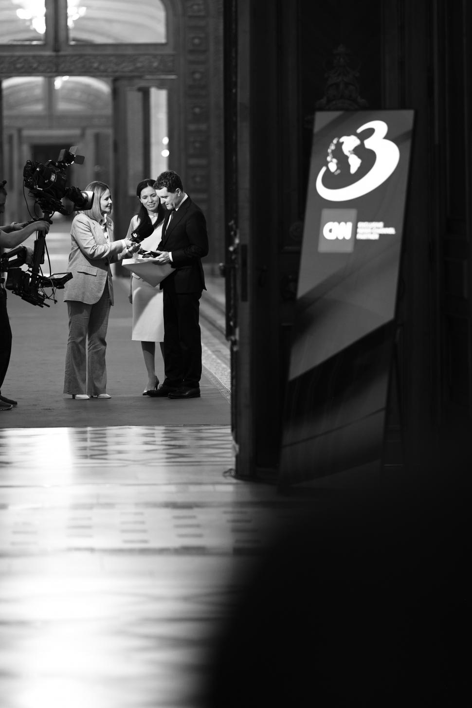 Culisele celei mai importante dezbateri înaintea alegerilor prezidențiale. Ce nu s-a văzut la televizor 969093