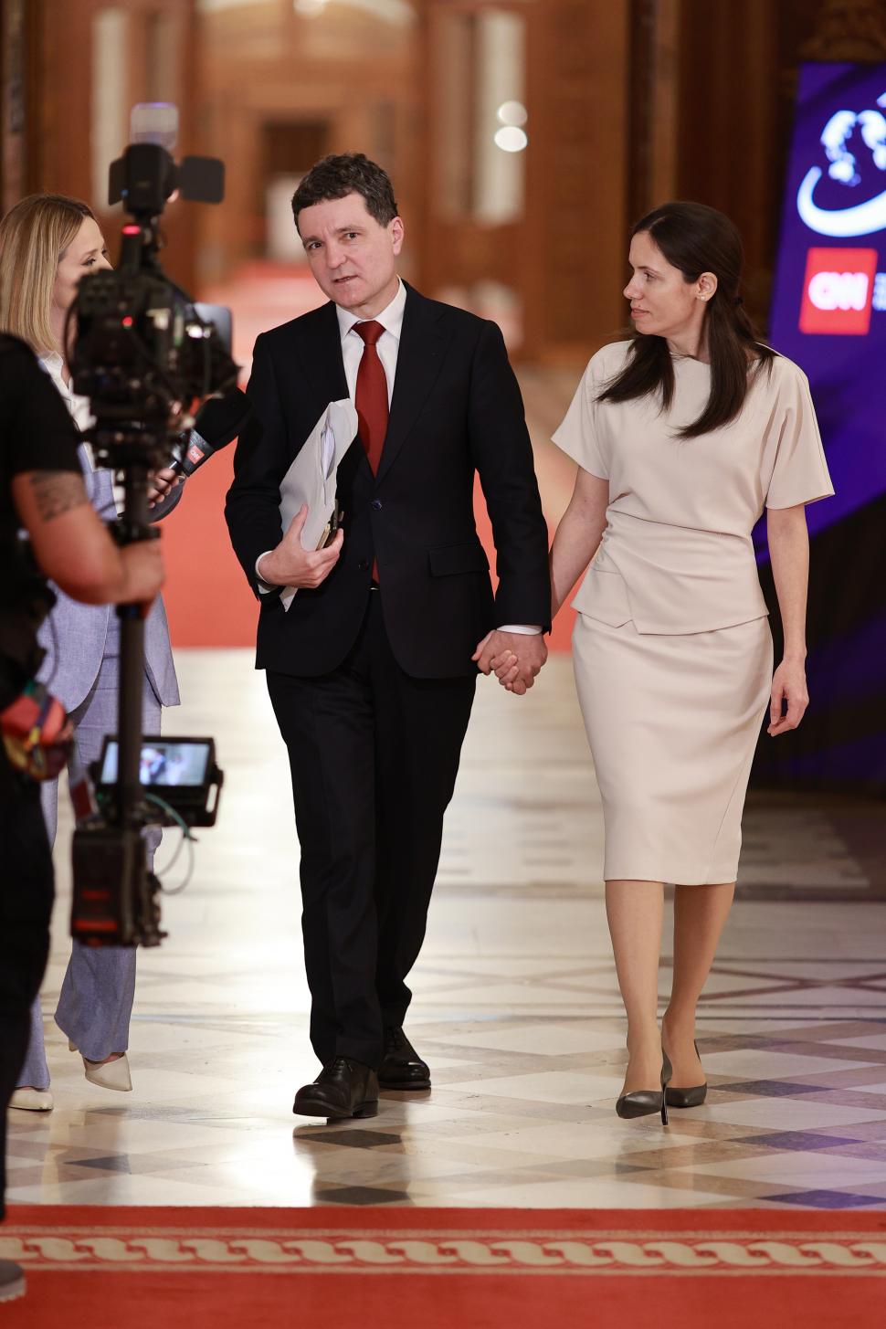 Culisele celei mai importante dezbateri înaintea alegerilor prezidențiale. Ce nu s-a văzut la televizor 969095