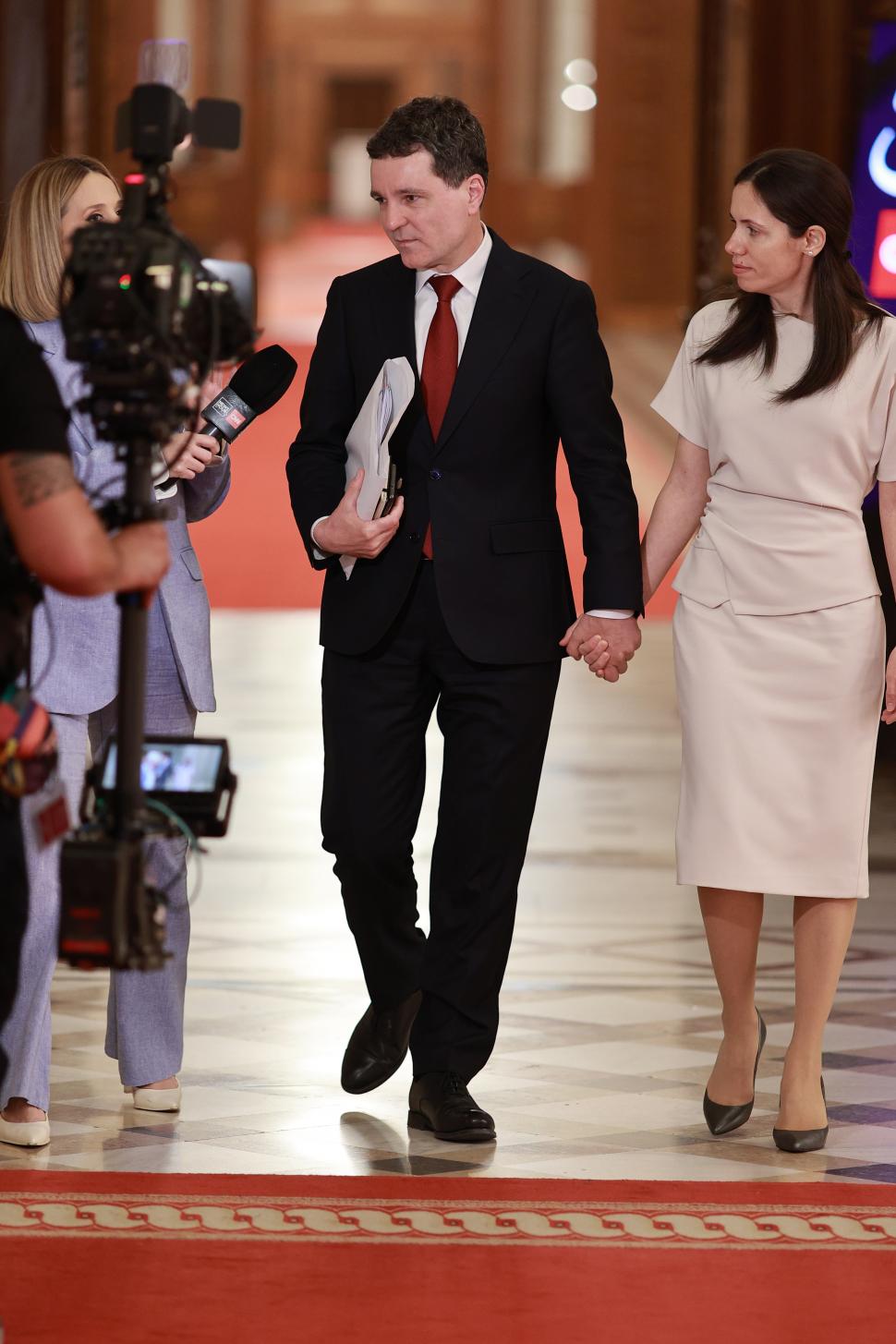 Culisele celei mai importante dezbateri înaintea alegerilor prezidențiale. Ce nu s-a văzut la televizor 969097