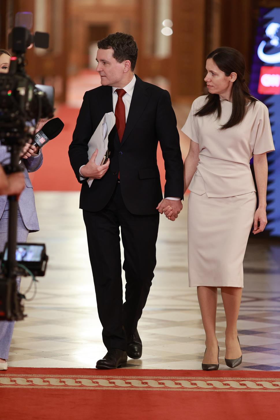 Culisele celei mai importante dezbateri înaintea alegerilor prezidențiale. Ce nu s-a văzut la televizor 969100