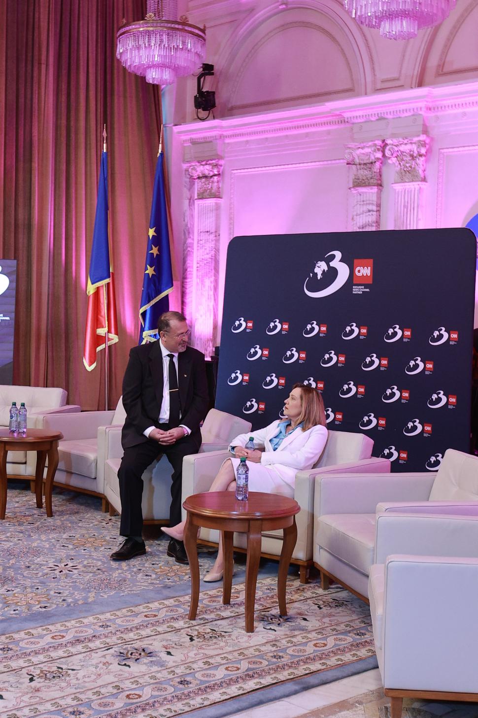 Culisele celei mai importante dezbateri înaintea alegerilor prezidențiale. Ce nu s-a văzut la televizor 969101