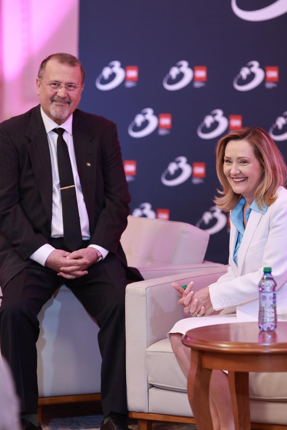 Culisele celei mai importante dezbateri înaintea alegerilor prezidențiale. Ce nu s-a văzut la televizor 969112