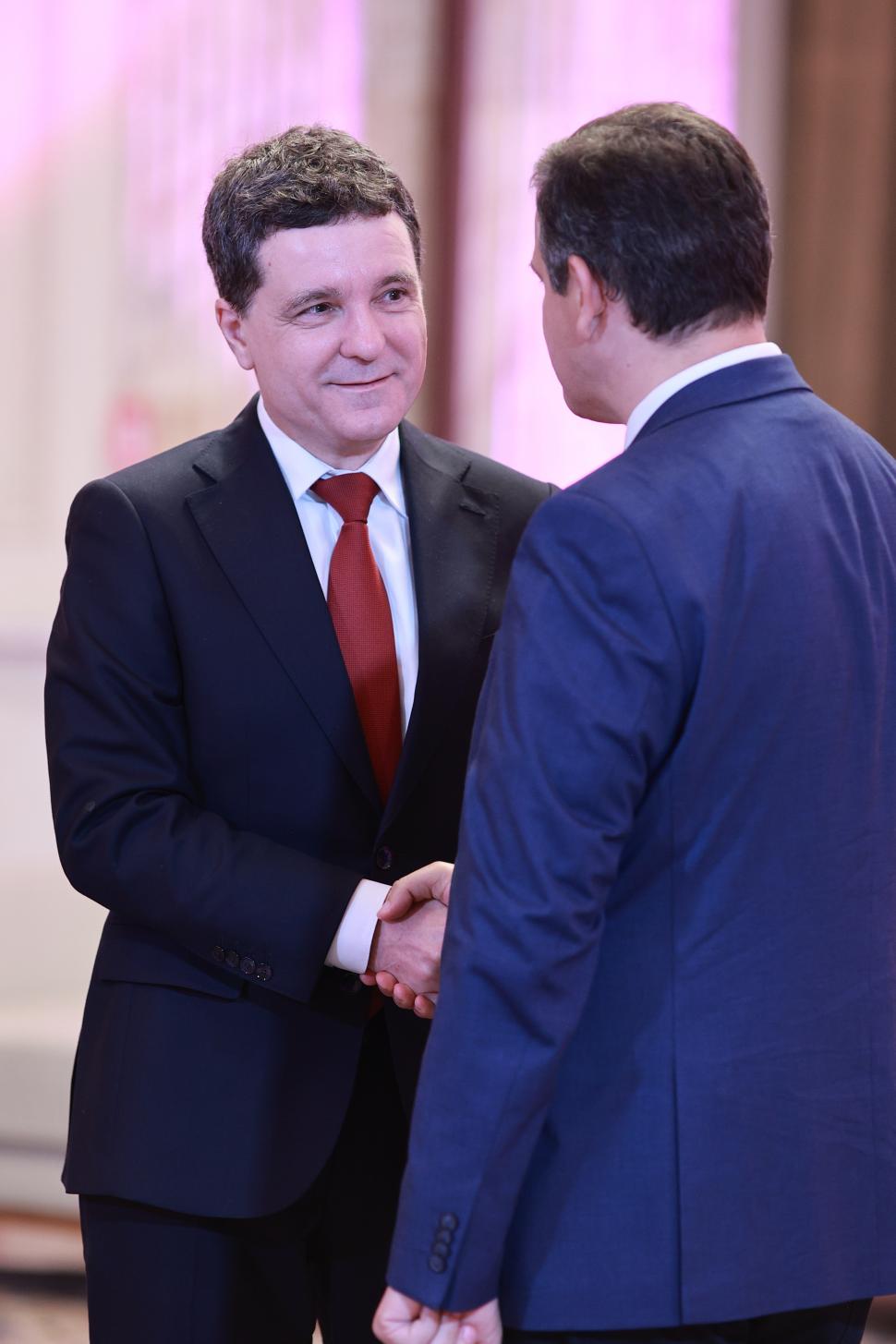 Culisele celei mai importante dezbateri înaintea alegerilor prezidențiale. Ce nu s-a văzut la televizor 969115