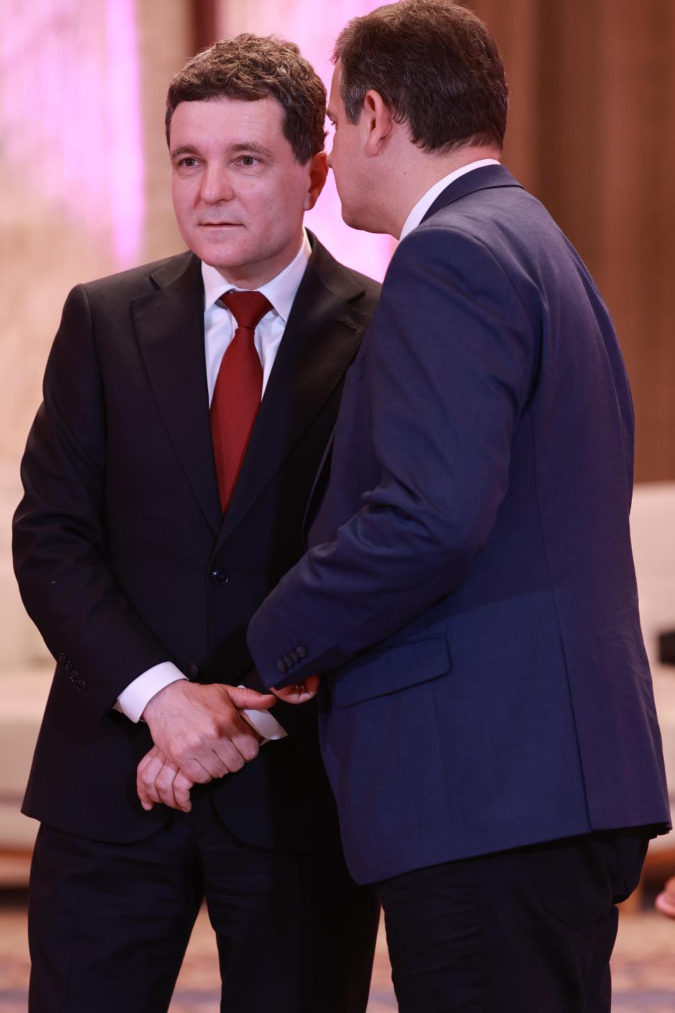 Culisele celei mai importante dezbateri înaintea alegerilor prezidențiale. Ce nu s-a văzut la televizor 969117