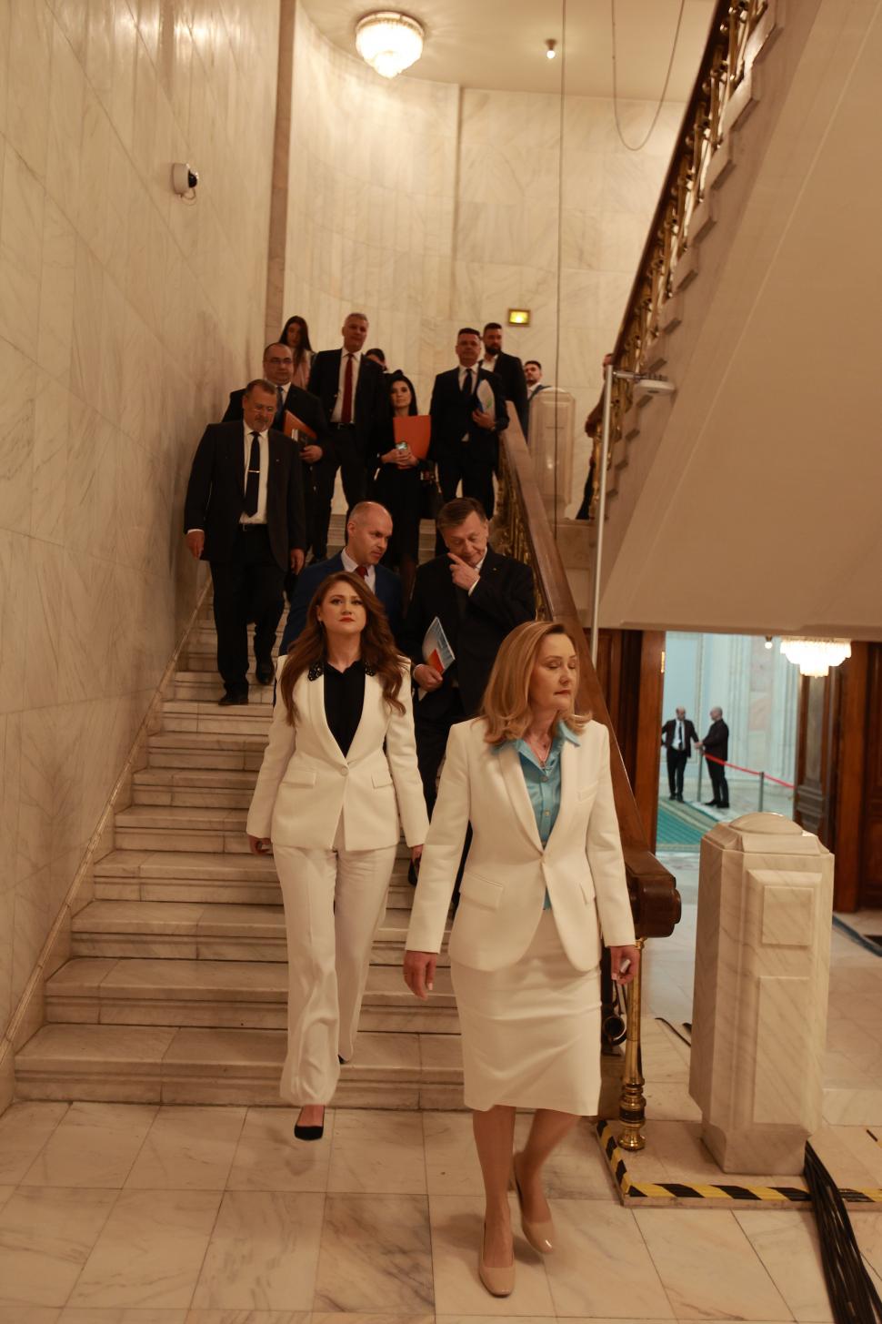 Culisele celei mai importante dezbateri înaintea alegerilor prezidențiale. Ce nu s-a văzut la televizor 969139