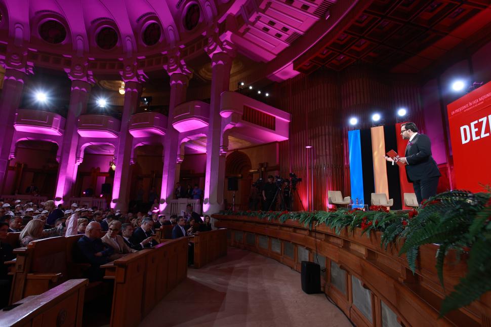 Culisele celei mai importante dezbateri înaintea alegerilor prezidențiale. Ce nu s-a văzut la televizor 969149