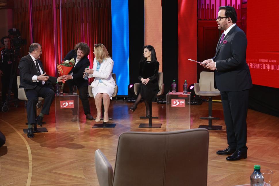 Culisele celei mai importante dezbateri înaintea alegerilor prezidențiale. Ce nu s-a văzut la televizor 969159