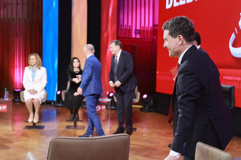 Culisele celei mai importante dezbateri înaintea alegerilor prezidențiale. Ce nu s-a văzut la televizor 969166