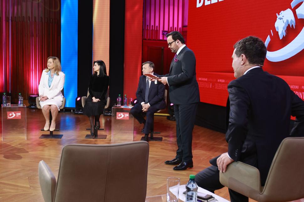 Culisele celei mai importante dezbateri înaintea alegerilor prezidențiale. Ce nu s-a văzut la televizor 969168
