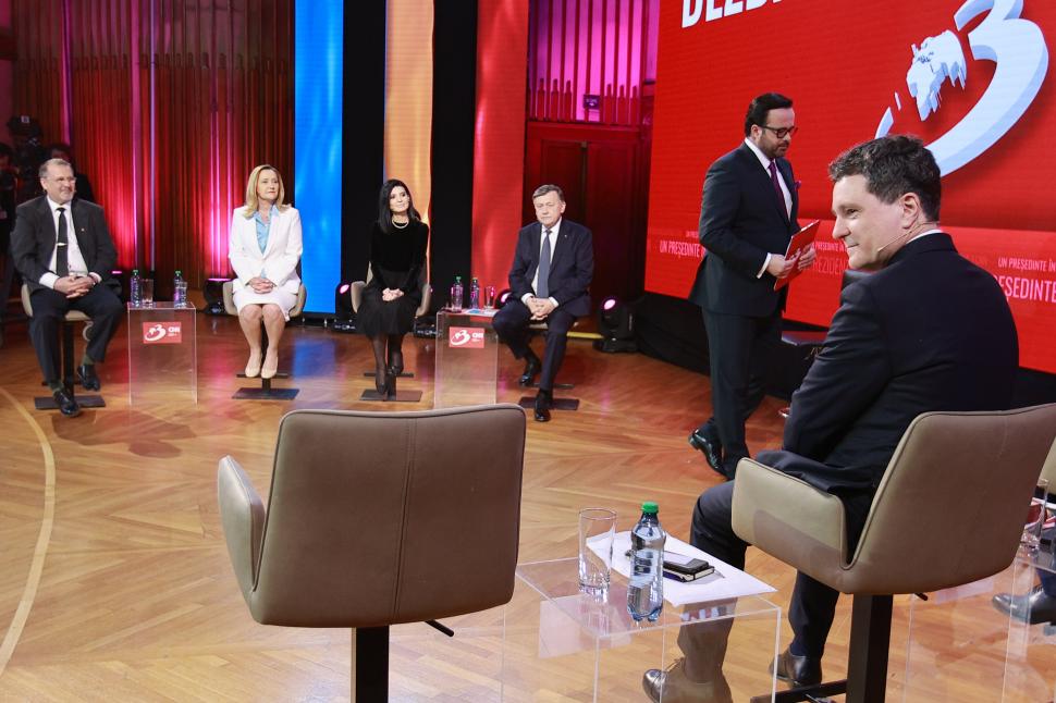 Culisele celei mai importante dezbateri înaintea alegerilor prezidențiale. Ce nu s-a văzut la televizor 969169