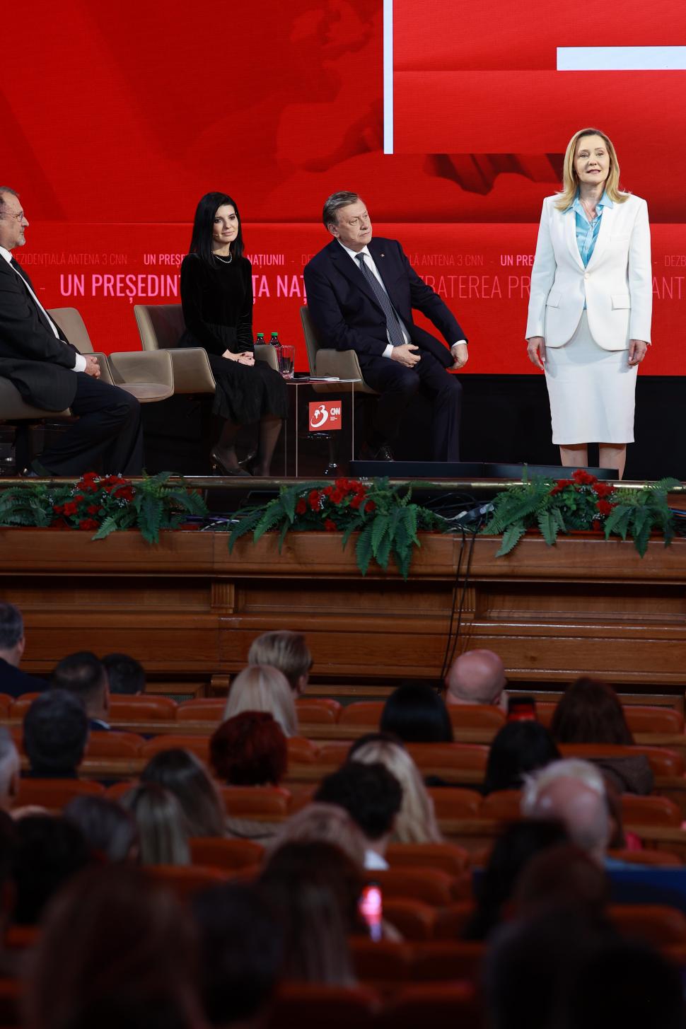 Culisele celei mai importante dezbateri înaintea alegerilor prezidențiale. Ce nu s-a văzut la televizor 969175