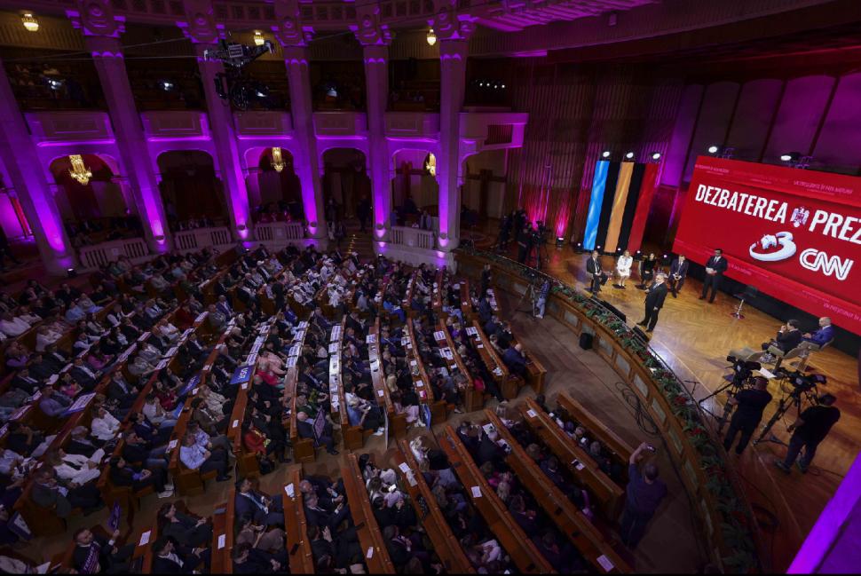 foto dezbatere octav ganea