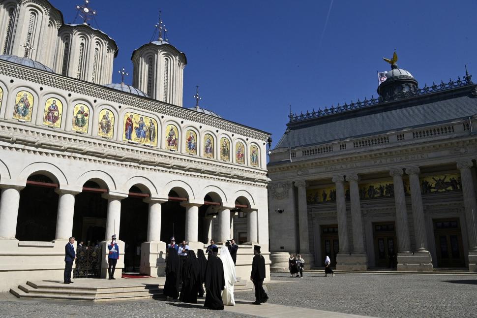 Sfintele Moaște ale Împărătesei Elena au ajuns în România. La ce mănăstire pot merge credincioşii în pelerinaj la racla Sfintei 968968