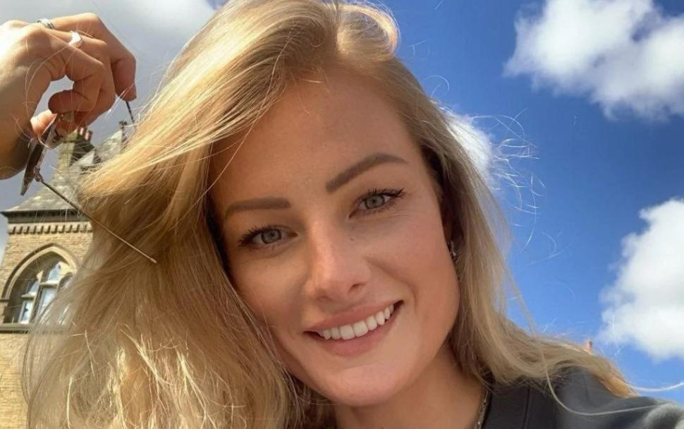 O femeie a murit într-un accident de parașutism. Poliția suspectează că nu și-a deschis parașuta în mod deliberat 969315