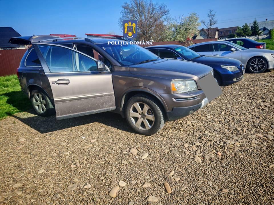 10 mașini de lux au fost găsite la doi bărbați suspectați de furtul de 1.400.000 € din casa unui notar din Suceava 969453