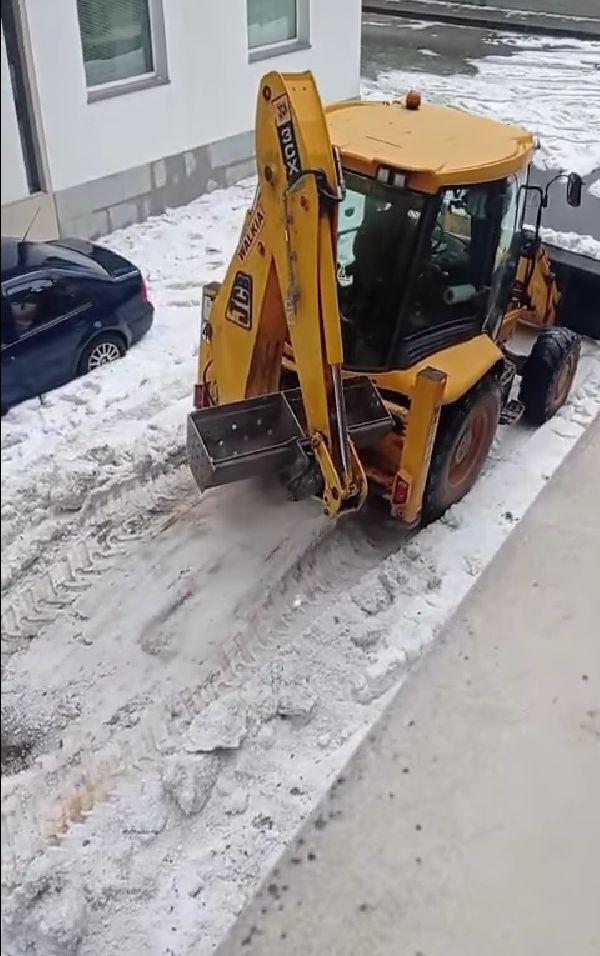 Grindină uriașă în Spania, la câteva zile după blackout. Au fost scoase excavatoare pe străzi pentru a îndepărta depunerile masive 969496