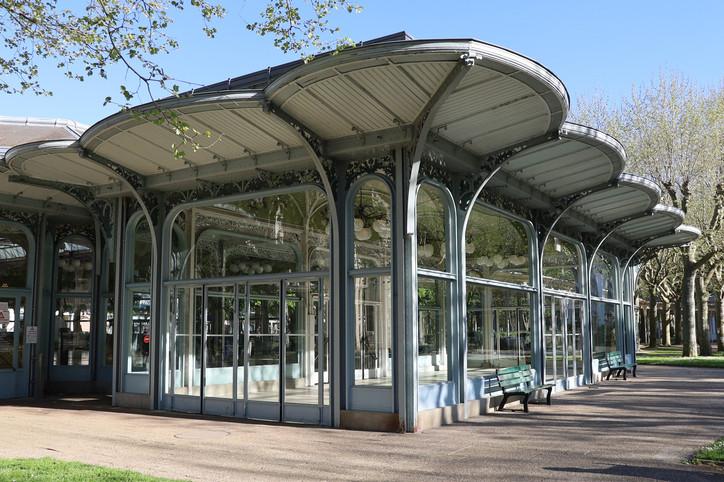 Orașe balneare istorice, la un pas de dispariție. Cum au ajuns în pericol locurile preferate de elitele romane și nobilii din Anglia  968388