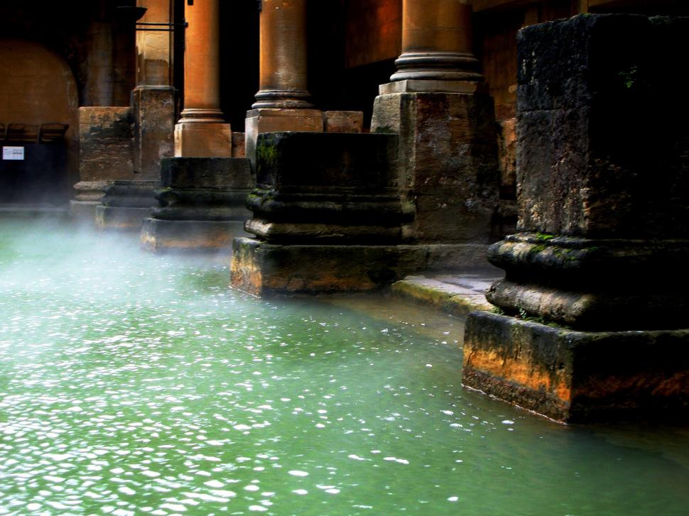 Orașe balneare istorice, la un pas de dispariție. Cum au ajuns în pericol locurile preferate de elitele romane și nobilii din Anglia  968394