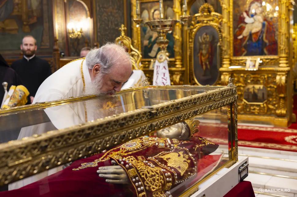 Moaștele Sfintei Împărătese Elena au fost depuse la Mănăstirea Pantocrator. Până când pot merge credincioşii în pelerinaj  969545