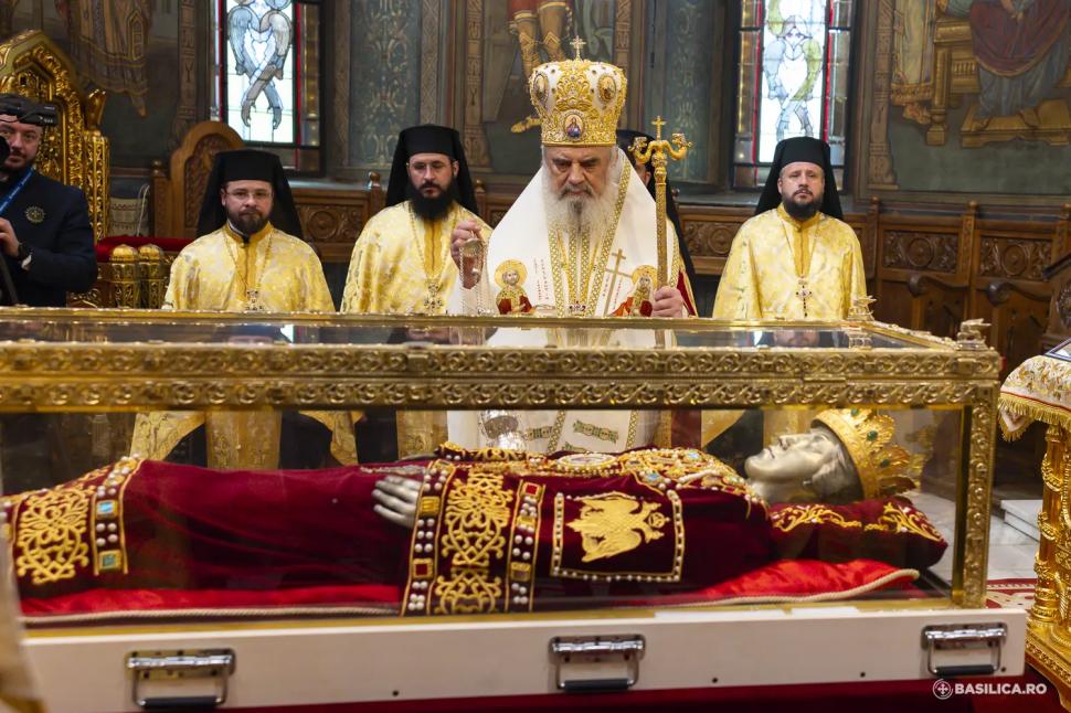 Moaștele Sfintei Împărătese Elena au fost depuse la Mănăstirea Pantocrator. Până când pot merge credincioşii în pelerinaj  969549