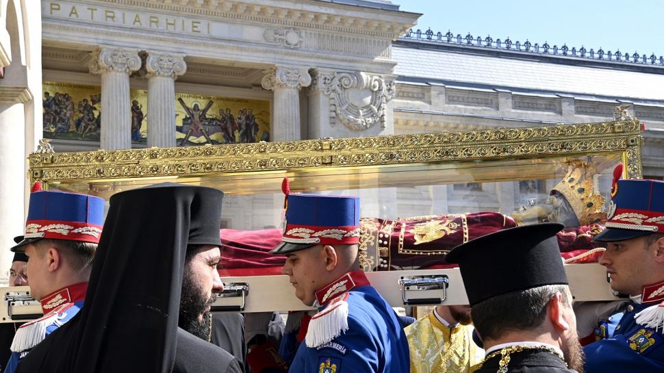 Moaștele Sfintei Împărătese Elena au fost depuse la Mănăstirea Pantocrator. Până când pot merge credincioşii în pelerinaj  969552