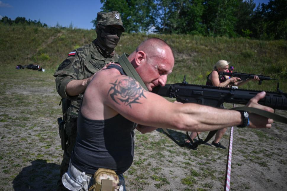 Țara din UE care își pregătește bărbații, femeile și copiii pentru o invazie a Rusiei: „Traversăm vremuri periculoase” 969566