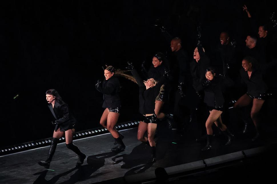 Lady Gaga a făcut spectacol la concertul gratuit din Rio de Janeiro. 2,1 milioane de fani s-au înghesuit să o audă cântând live 969757