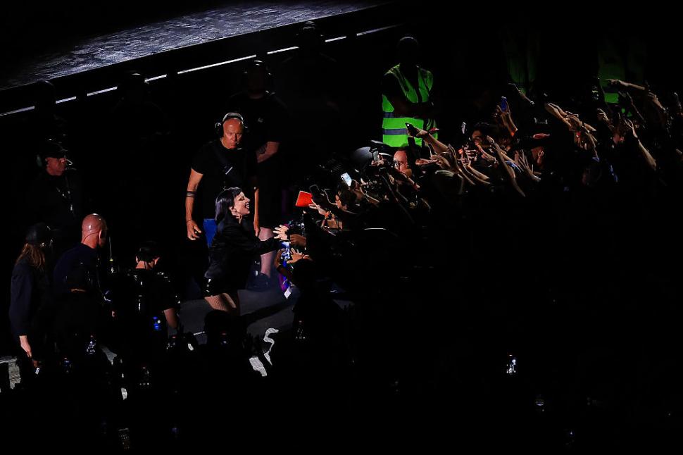 Lady Gaga a făcut spectacol la concertul gratuit din Rio de Janeiro. 2,1 milioane de fani s-au înghesuit să o audă cântând live 969758