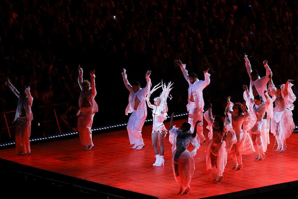 Lady Gaga a făcut spectacol la concertul gratuit din Rio de Janeiro. 2,1 milioane de fani s-au înghesuit să o audă cântând live 969762